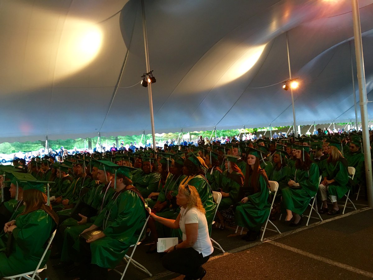 BEFirstDE's tweet photo. .@delawaretech commencement tonight = 354 of 395 grads are Delawareans! #BESmartDE #homegrown #dtccgrad2016 #netDE https://t.co/Pj5UN5DVkh
