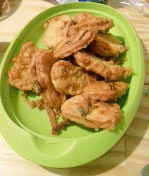 oldfriend_bro's tweet photo. Mendoan OF&amp;B #tempe #breakfastonbed https://t.co/pOj7DMzxpM