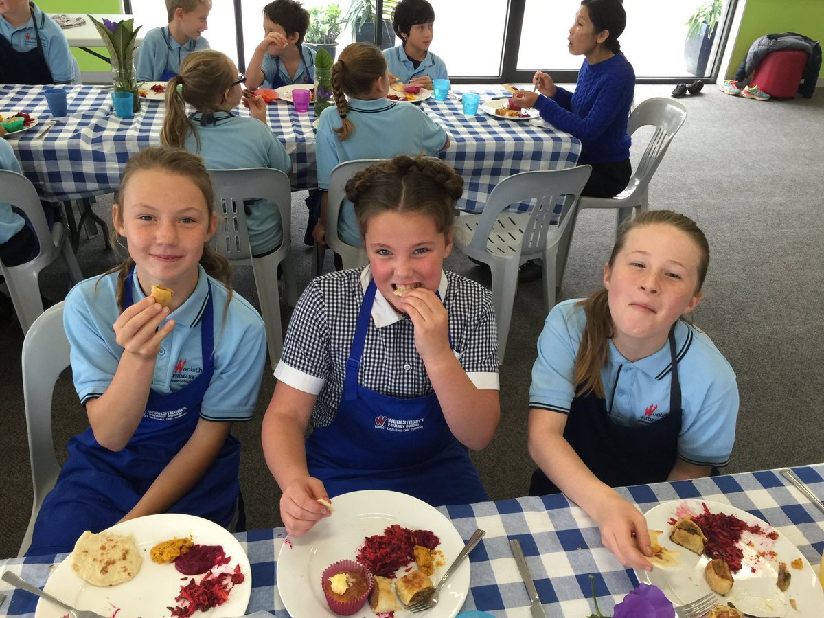 MrsLJCumming's tweet photo. Yummy #wpskgp @SAKGF #beetrootdip/salad #carrotmuffins #appleporksausagerolls #delicious https://t.co/cbnHi8ceKZ