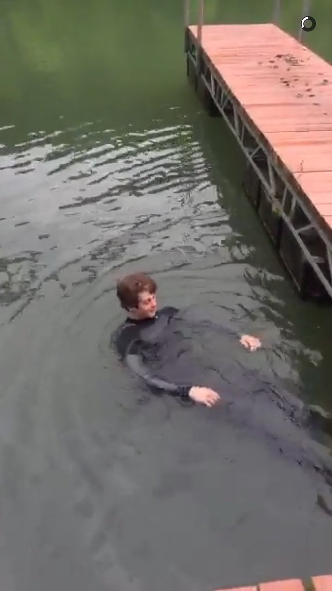 RoadiesProblems's tweet photo. Why does Zach look like an otter?? @zachbeeken https://t.co/ETkhVGgtoo