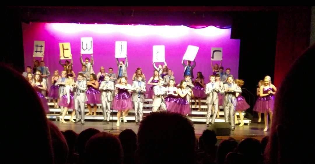 T_JO97's tweet photo. Saw my sister's last show choir performance at MS Last Hurrah. Great job everyone! #twiter https://t.co/e7m0hUbZth