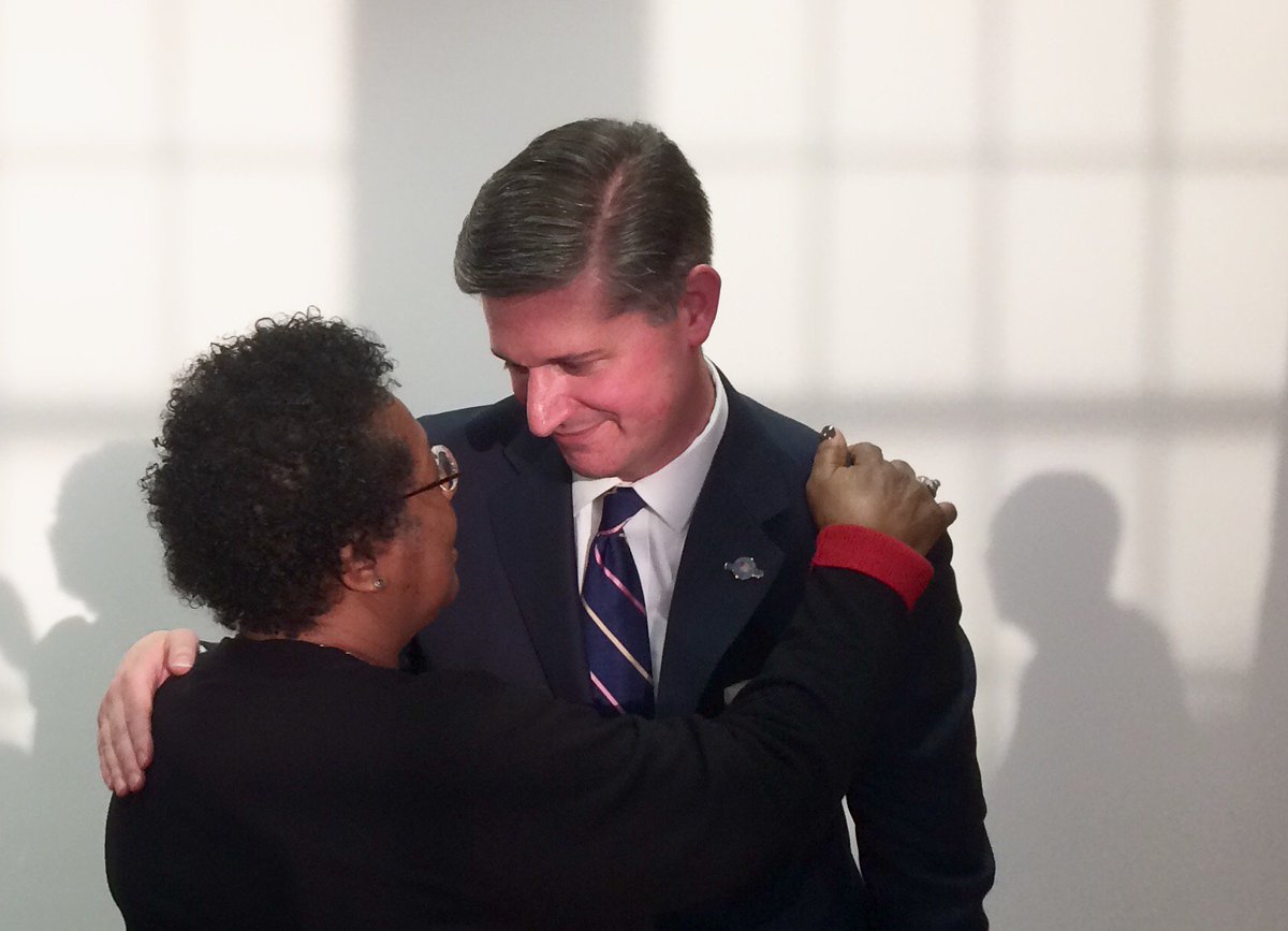 CTCommunities's tweet photo. West Hartford Mayor Scott Slifka bids farewell to public office https://t.co/iAw9Byld7C via @mikaelaporterHC https://t.co/doklH2eoFZ