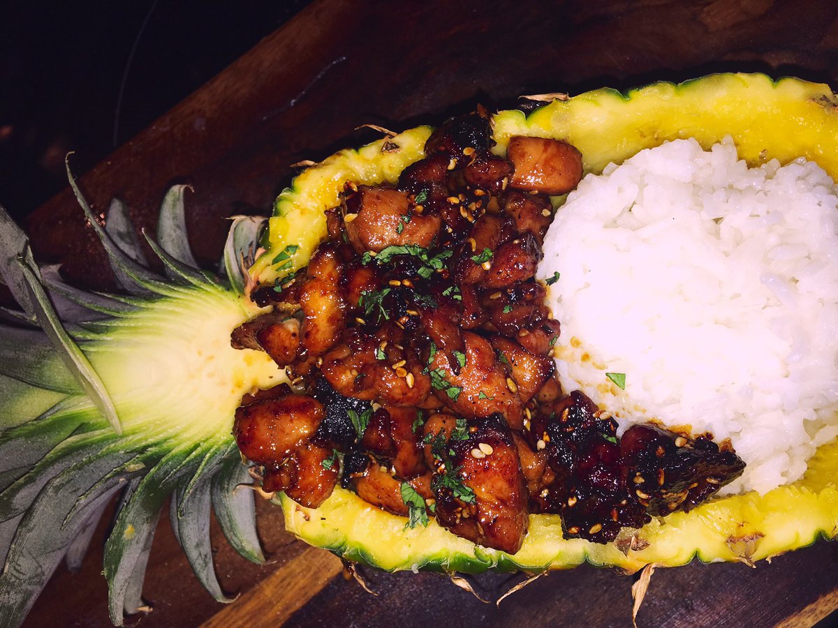 thetrillgent's tweet photo. homemade pienapple chicken bowls. ๐ก https://t.co/ESje7Yzws8