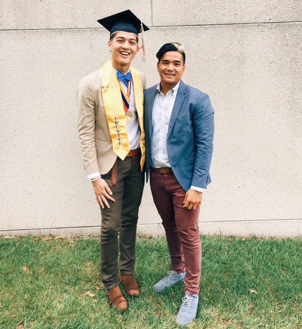 242_teejay's tweet photo. Dying of a 103 fever 🤒😭 so here's more graduation pictures until I get better 🙁 https://t.co/HOGOfj8VdV
