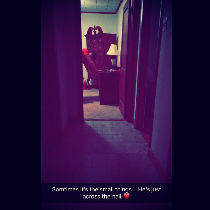 Jmp4798Paz's tweet photo. The light across the hall is on, and all is right in my world. #AnswerToMyPrayer #PTL #LCplPaz #USMC #OohRah https://t.co/UIikjxm2aP