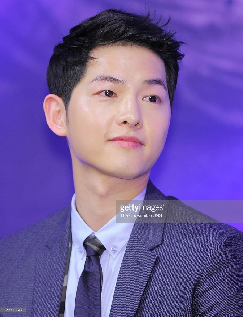 Song Joong Ki akan tampil di drama terbaru Lee Kwang Soo KBS2 "The Sound of Heart". Tayang pertengahan 2016.