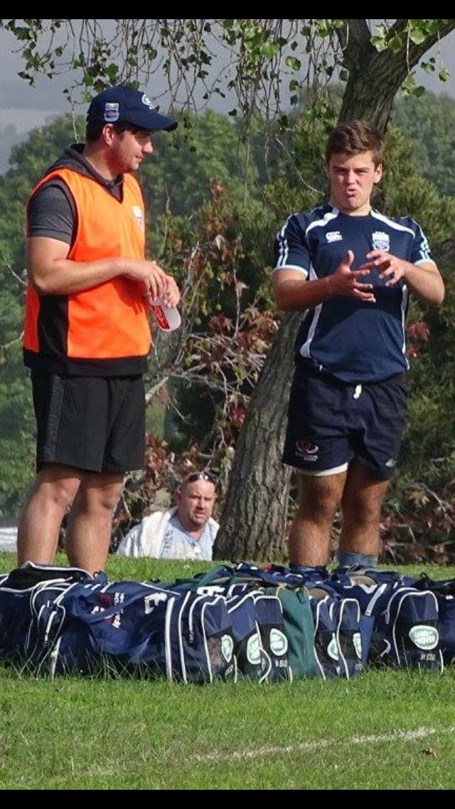 Coach ek het nou so hard gespeel, eks nou lekker honger! Sal nou net so GROOT steak eet! #memories