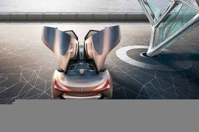 futureofmovemnt's tweet photo. #BMW #CEO announces 2021 launch of #iNext autonomous car https://t.co/TVzGWUHuXN https://t.co/i4dHfXRura