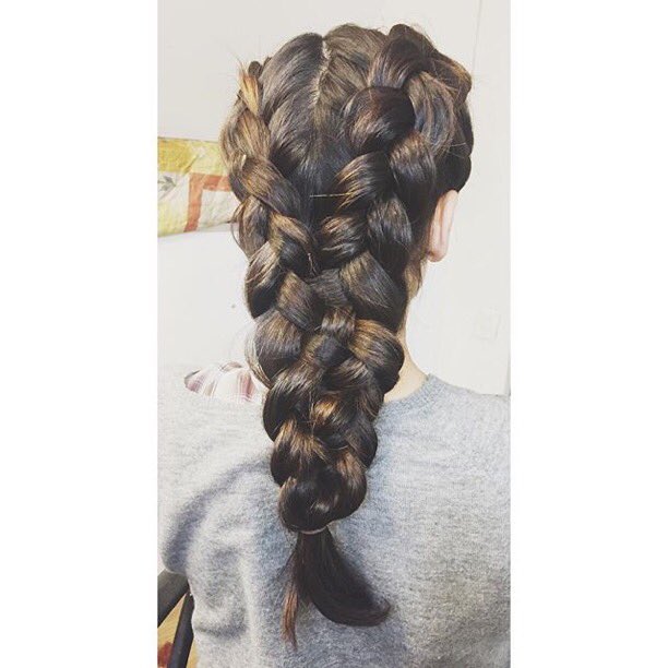 SalvajitasCI's tweet photo. Ana Brenda nos comparte a través de su página oficial https://t.co/LkNlFfy9I5
Tips para hacer una #5StrandBraid 😍 https://t.co/vbIlMzMs1h