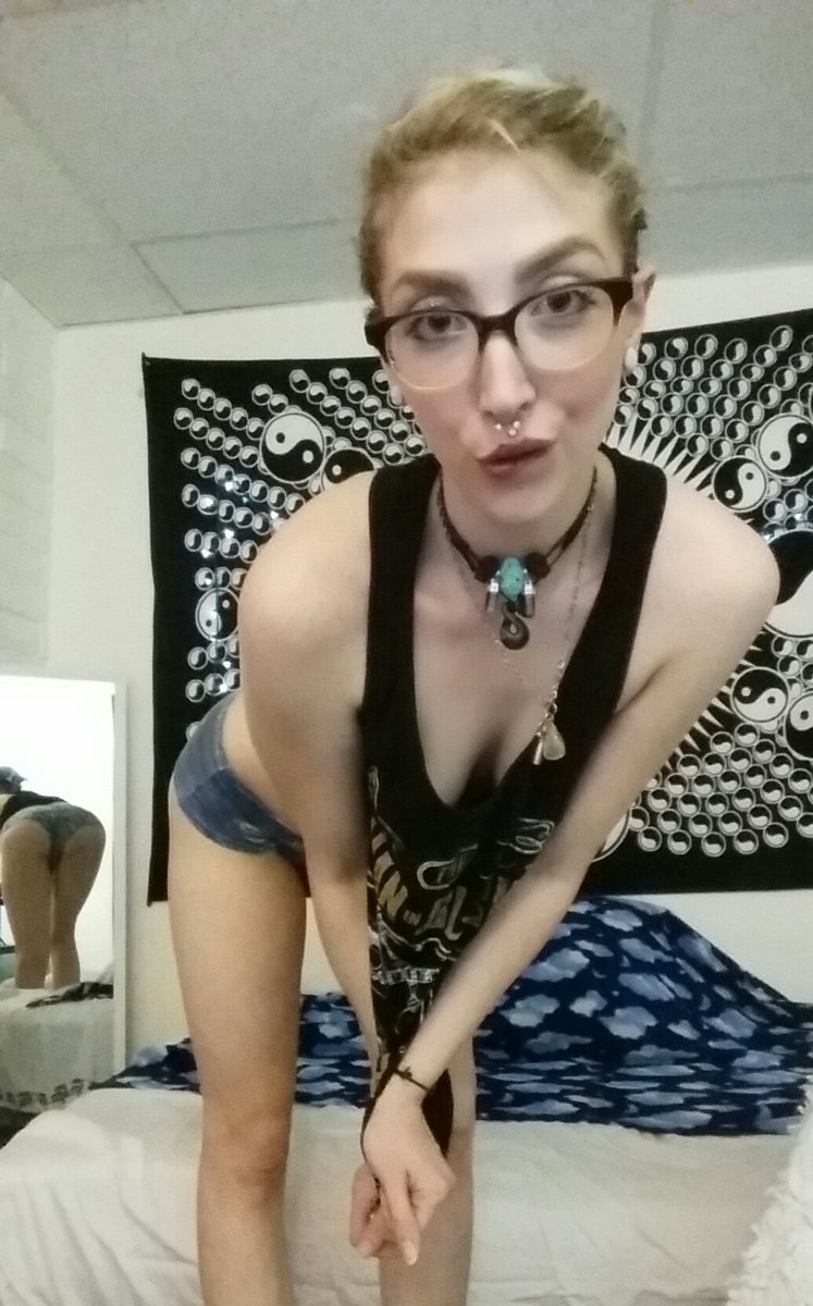 Kinky_CumSlut's tweet photo. #HatesClothes Free Me! https://t.co/6JYjb9Vr8c @StreamateModels @JPromotes @TeamPervcb @CamAngelz @TheCamGirlArmy https://t.co/GnVcidE4uY