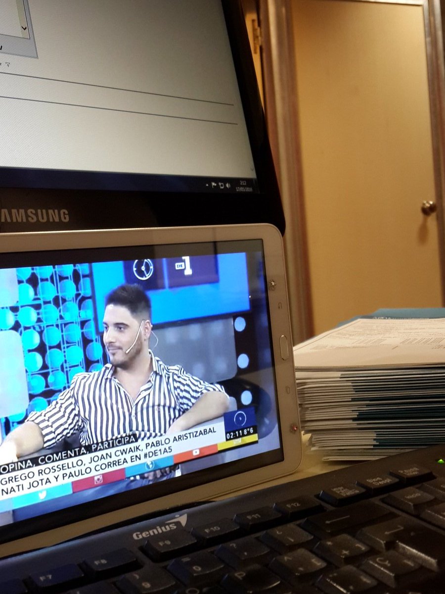 lapicanteshow's tweet photo. @DE1A5_C5N laburandooooo, Destacanos lirioooooo !!!!!!! https://t.co/miRiUtcGXr