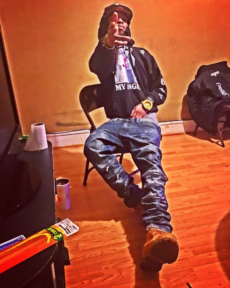 SelfMade_Boone's tweet photo. YRN Living Life Wit No Neighbors 😎🤘🏾😈 https://t.co/tzcp5kN0Sb