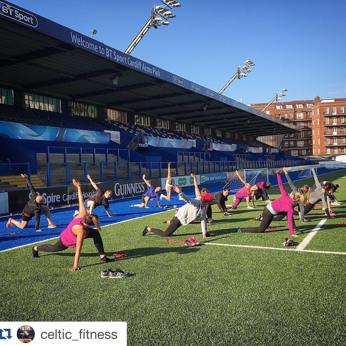 RichardHughes13's tweet photo. Great mobility action @BTSportsArmsPark #mobilitymethod #supple #bootcamp #strength #repeatability #core #Blues https://t.co/A95PUPu7yB