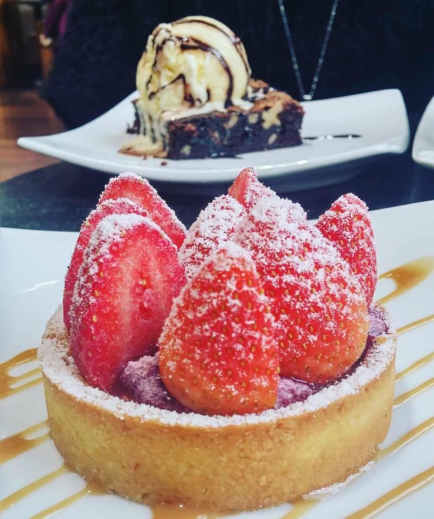 instaipanema's tweet image. Eu não sou obrigado a nada, a nada! #sweetandsimple #gordo #noite #sóhoje #pequenopecado b… ift.tt/1qpNLh9