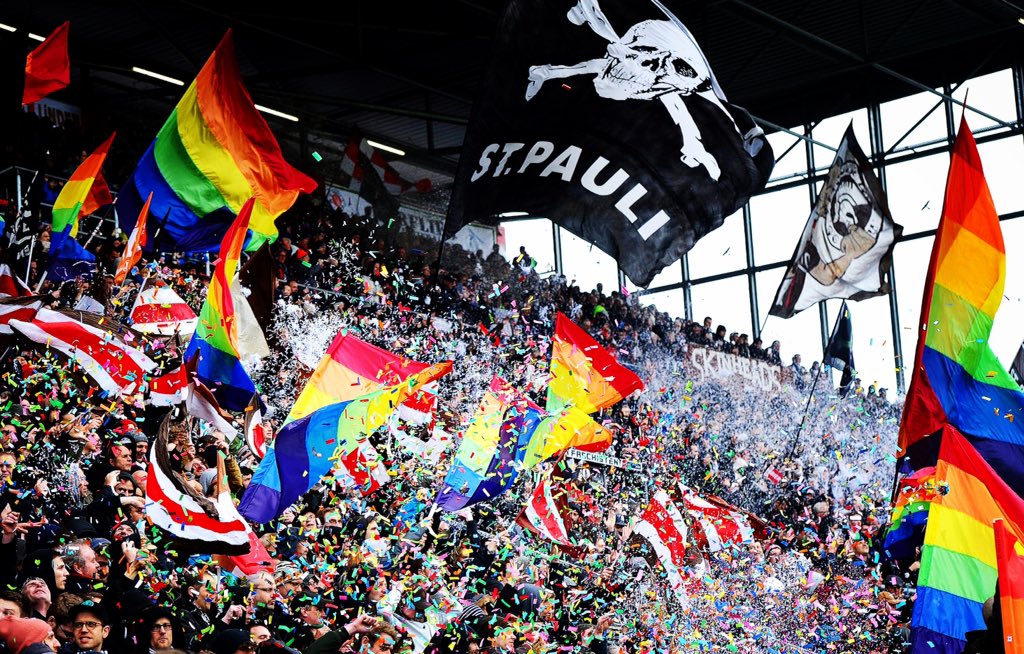 fcstpauli's tweet photo. Wir wollen eine Welt,in der Liebe in ihrer vollen Vielfalt akzeptiert und wertgeschätzt wird! #gegenhomophobie #fcsp https://t.co/l7ZYWNZPjf