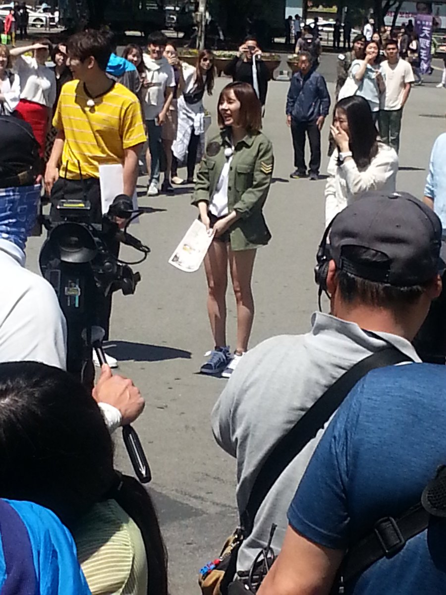 [PIC][16-05-2016]Sunny ghi hình cho chương trình "재래시장 살리자" của kênh JTBC tại Busan vào hôm nay - Page 2 Cip-8K2UoAAh3d9