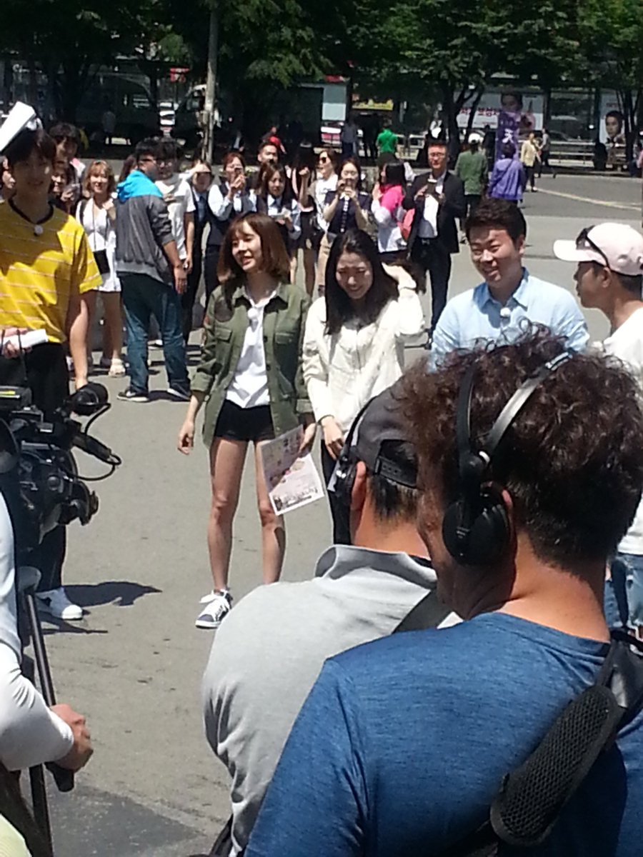 [PIC][16-05-2016]Sunny ghi hình cho chương trình "재래시장 살리자" của kênh JTBC tại Busan vào hôm nay - Page 2 Cip-GfpVAAExsGV