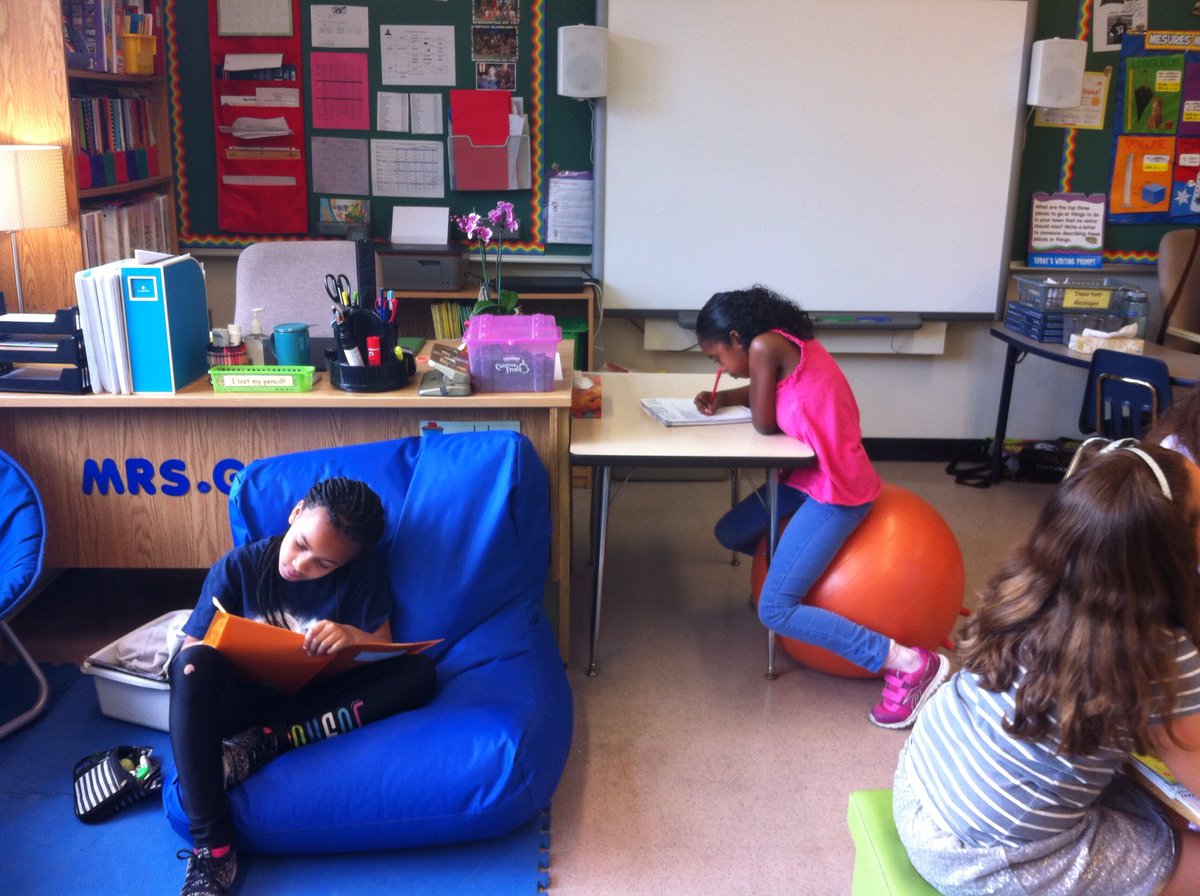 0kelly0's tweet photo. Thank you @ALDIQuebec for helping me create my very own #UDLclassroom @StAnthonyElem #LBPSB https://t.co/7Wm1Guv1ZQ