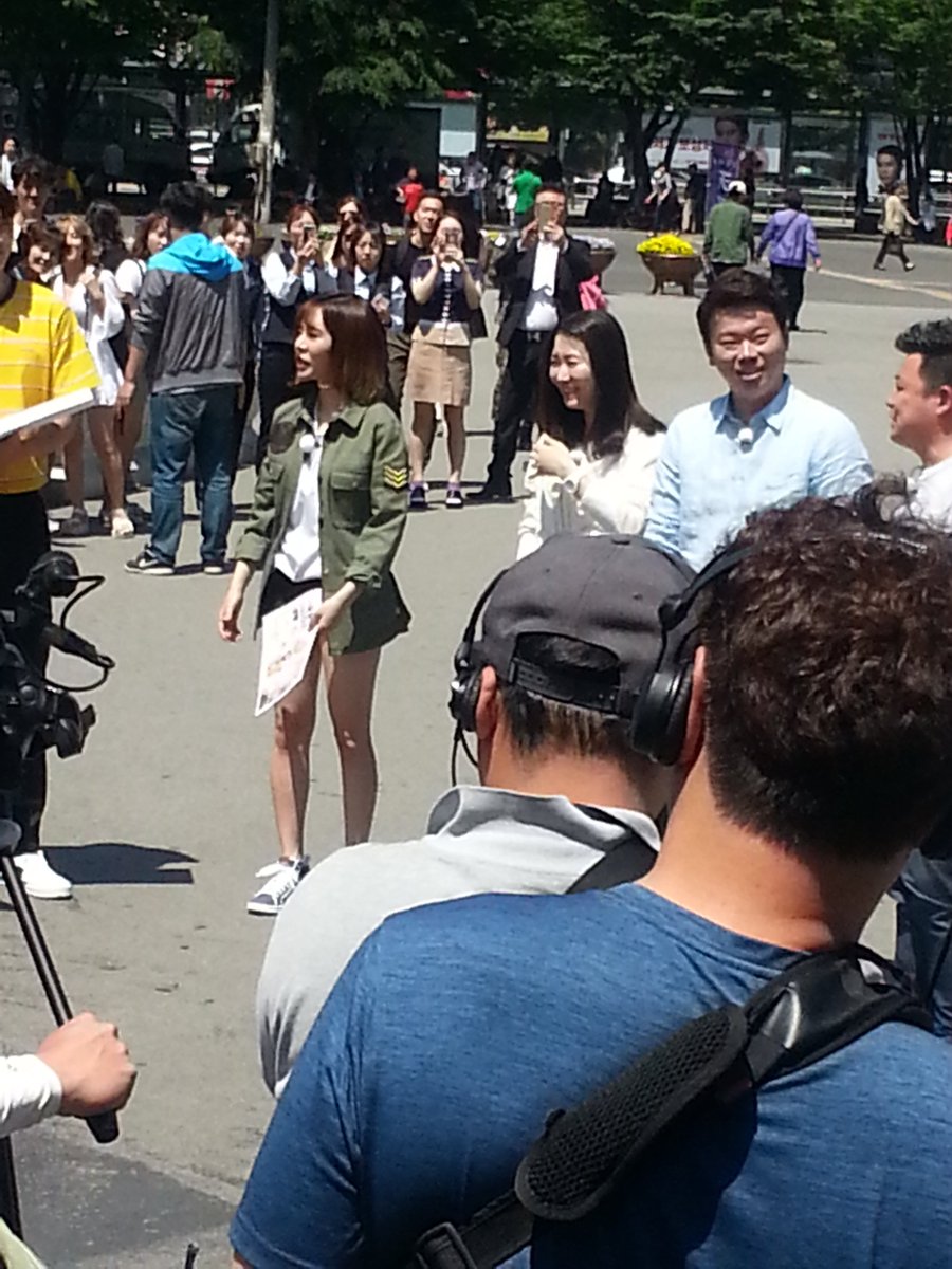 [PIC][16-05-2016]Sunny ghi hình cho chương trình "재래시장 살리자" của kênh JTBC tại Busan vào hôm nay - Page 2 Cip-iRIUoAMGzg5