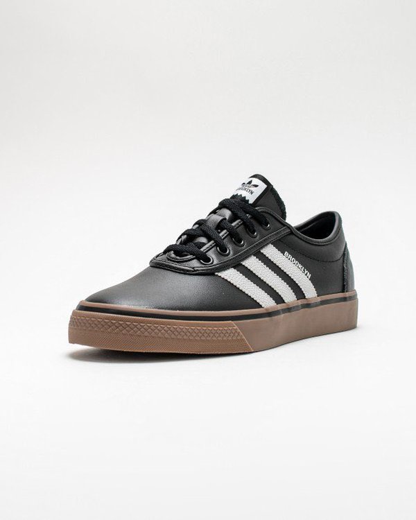 JcBSneakers's tweet photo. Adidas Adi Ease X NBA (Brooklyn)
44EUR
1450K
@FS_80cs @Soleciety_Co @originalistore @BOM_STORE @kakicksgue https://t.co/9IrSWVRXsi