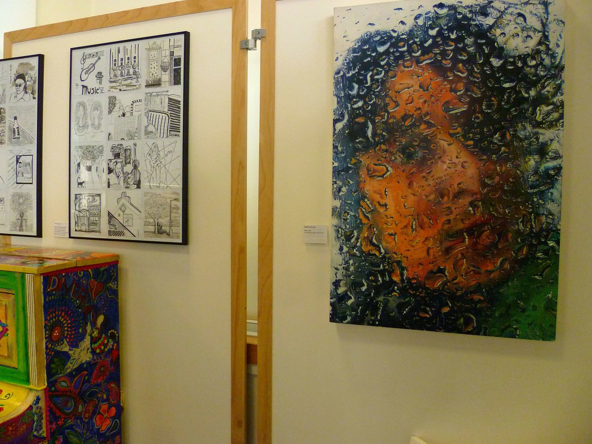 sgresswellart's tweet photo. Only a couple of days left to pop to @LutonLibraries &amp; see #Luton Fringe exhibition! @lutonculture @YoungProducers https://t.co/U7fUQlPUM8