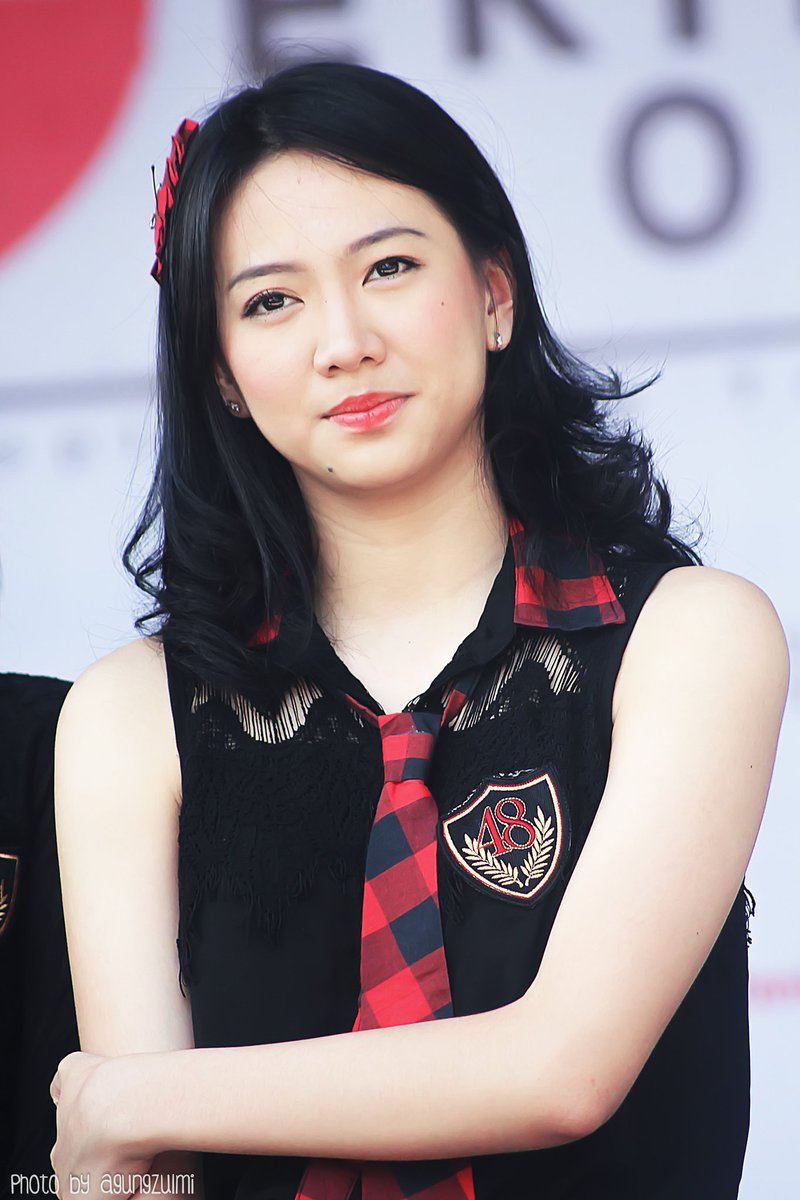 agungzulmi's tweet photo. [Photo] Shania Junianatha ○● @shaniaJKT48 (2) ○● Kizuna Ekiden 2016 [15.05.2016] https://t.co/MGVnCp1A1Q