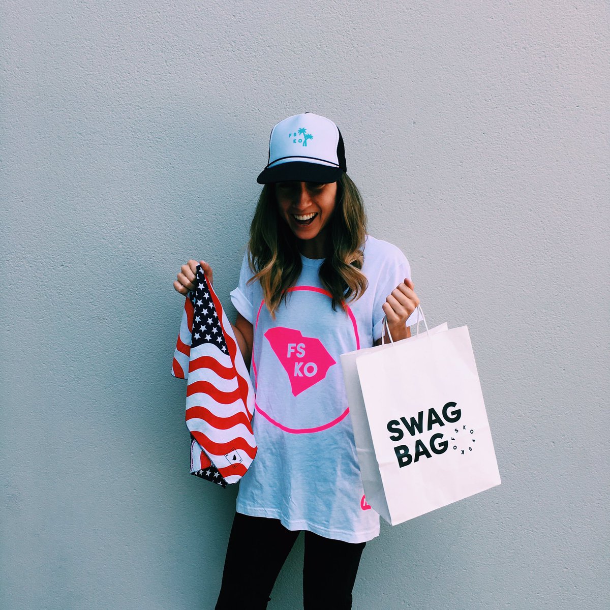 newspringfuse's tweet photo. #FSKO Swag Bags on sale tomorrow $15 = 👚+🎩+🇺🇸 start saving ASAP take out a loan or ask your mom https://t.co/L8uNyHEHmN
