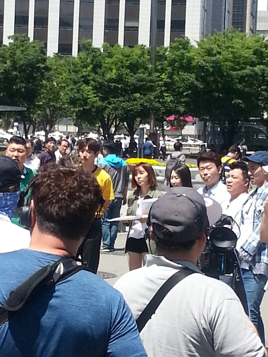 [PIC][16-05-2016]Sunny ghi hình cho chương trình "재래시장 살리자" của kênh JTBC tại Busan vào hôm nay - Page 2 Cip6EcyUgAEyVyz