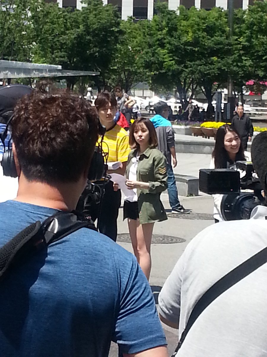 [PIC][16-05-2016]Sunny ghi hình cho chương trình "재래시장 살리자" của kênh JTBC tại Busan vào hôm nay - Page 2 Cip7cQoUUAATEp4
