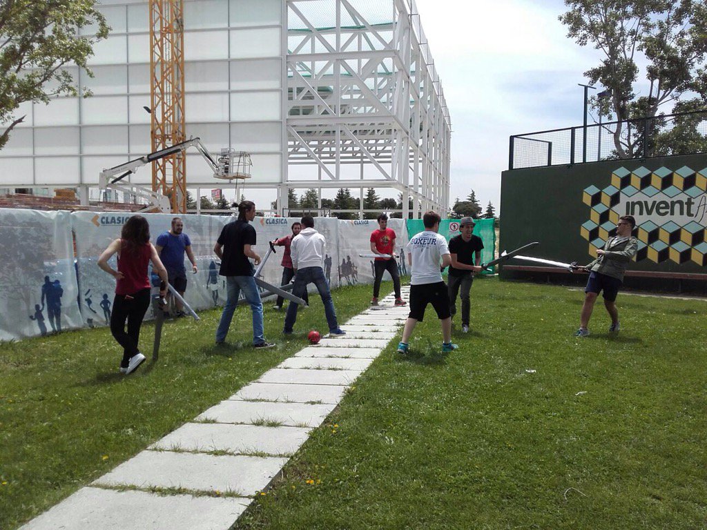 ¡Los alumnos se baten en nuestro duelo de Soft Combat! Pásate y conoce el arte de la lucha con espadas ⚔ #JornadaiA