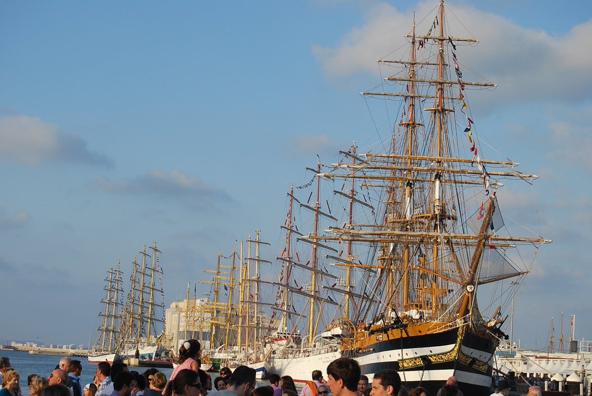 VisitCadiz's tweet photo. Buenos días!....si estais haciendo planes para las vacaciones....aqui teneis algunas ideas!...#Cadiz! https://t.co/NFXqlktLnY