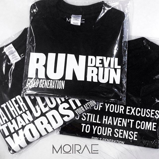 MoiraeID's tweet photo. mbak @Ayangkahiyang Tshirt lyrics lagu #SNSD sampai #BIGBANG sudah bs dibeli di https://t.co/n0WSSkENwX / @tokopedia https://t.co/clP0EPpu8W