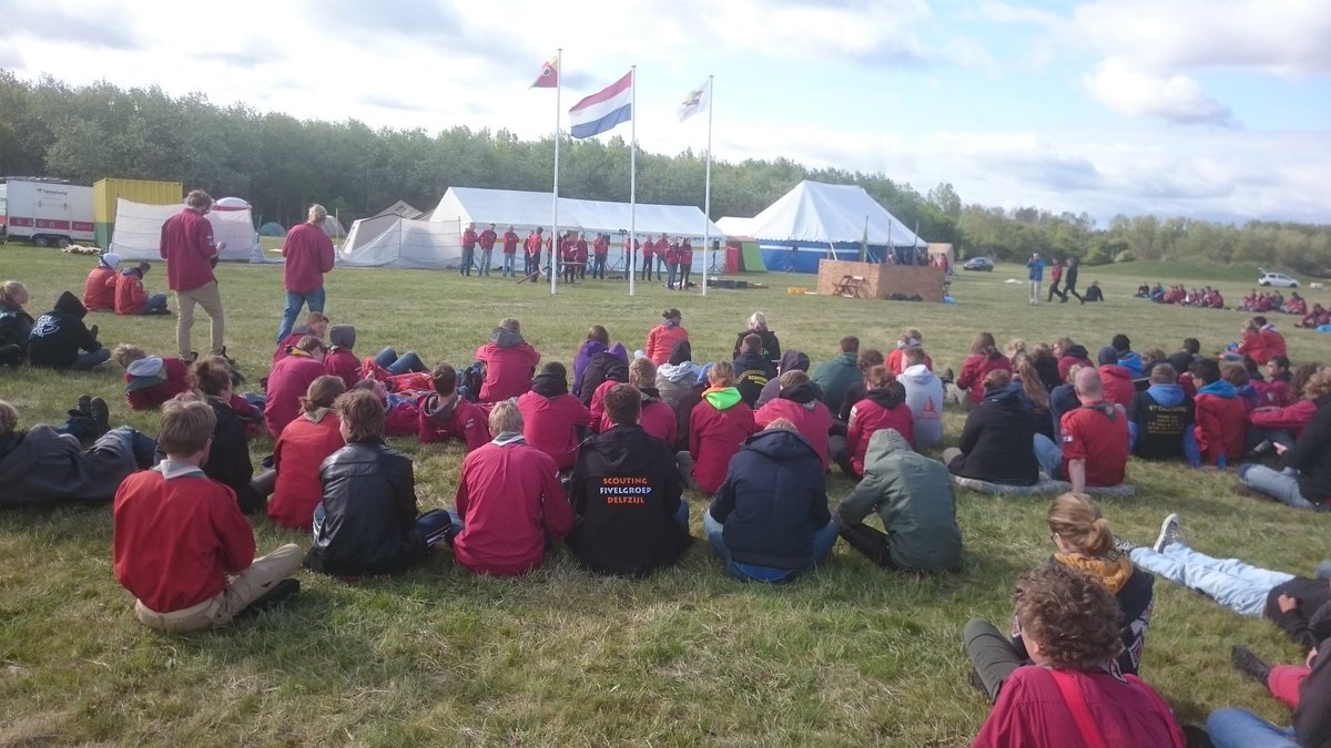 npk_nl's tweet photo. Prijsuitreiking bij de explorers #npk86 https://t.co/Mt5u8c47Iy