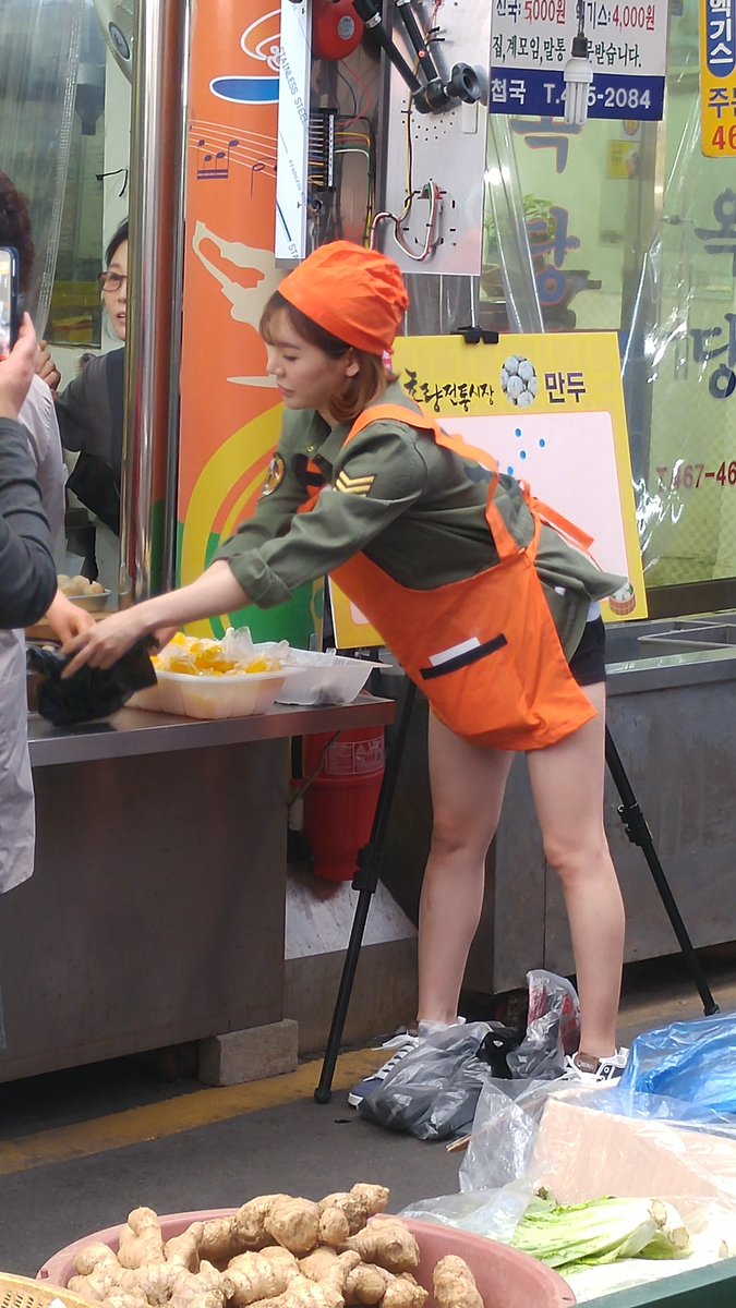[PIC][16-05-2016]Sunny ghi hình cho chương trình "재래시장 살리자" của kênh JTBC tại Busan vào hôm nay CipEoJCVAAEUu7R