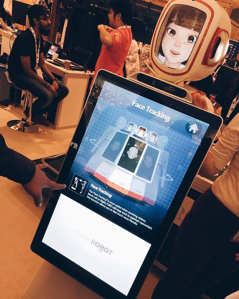caudalfinIoT's tweet image. Will the likes of this interactive #futurerobot be the future of customer service? #innovfestunbound by innovatefor…