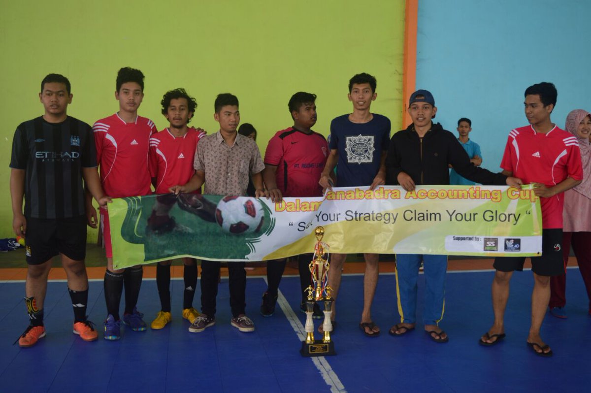 HMJA_UJB's tweet photo. Hasil Final JAC 2016 :
Juara 1 JF FC
Juara 2 Aceh Selection FC
Juara 3 JFA FC
@HumasWaroengSS https://t.co/mxAoyXntz9