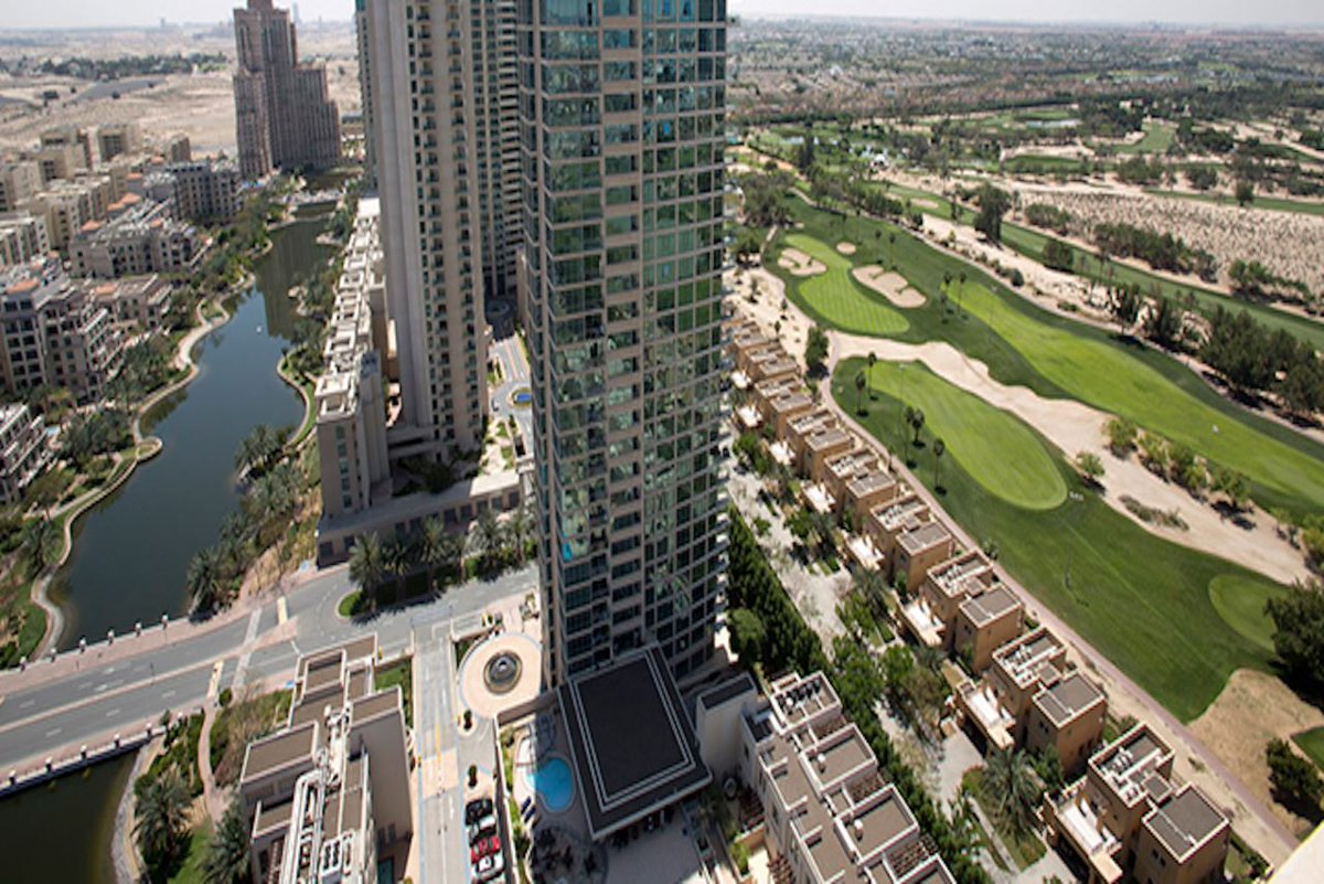DHolidayHomes's tweet photo. #TheViews is a vibrant residential community in #Dubai that features an exclusive courtyard for residents https://t.co/eRAiBkLvu5