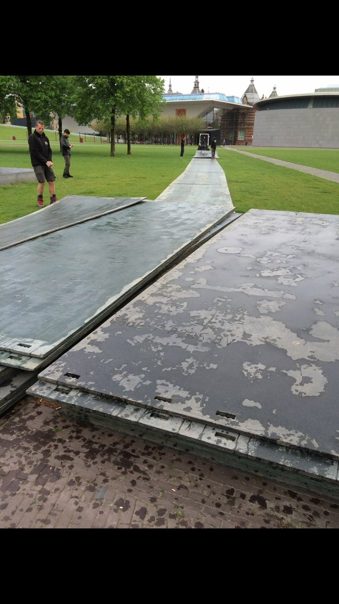 Hedenmorgen: het begin van de kortste weg naar het @Stedelijk... Amsterdam Art Fair op het Museumplein
