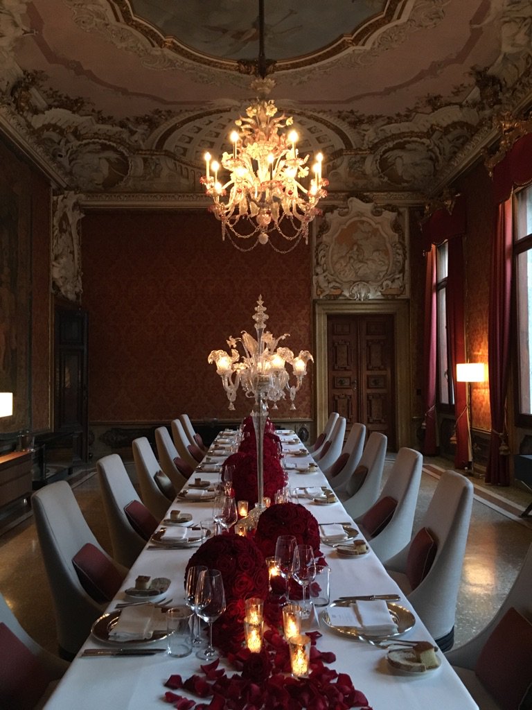 About last night... (Hashtag Table setting of dreams...) <a href="/moltonbrownuk/">Molton Brown UK</a> #rosaabsolute #venice