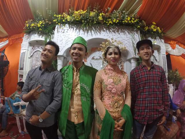 Tukang baju , ama adenya tukang baju