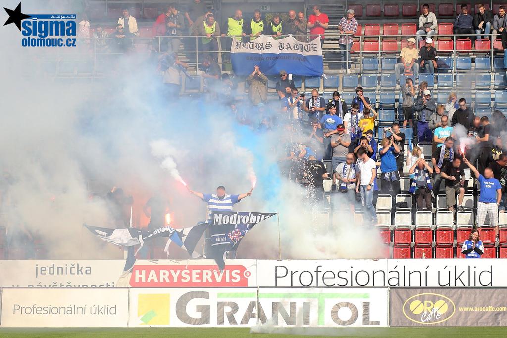 sigmaOlCz's tweet photo. Fotky z utkani proti Teplicim zde https://t.co/l3avzuyuQX #Sigma #Teplice #padzligy #pyro https://t.co/48MLW4pT9h