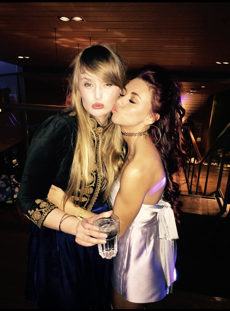 Love you <a href="/CharleyBlueUK/">Charley Blue</a> 😘 <a href="/BBCTheVoiceUK/">BBC The Voice UK</a> #TeamWill <a href="/iamwill/">will.i.am</a>