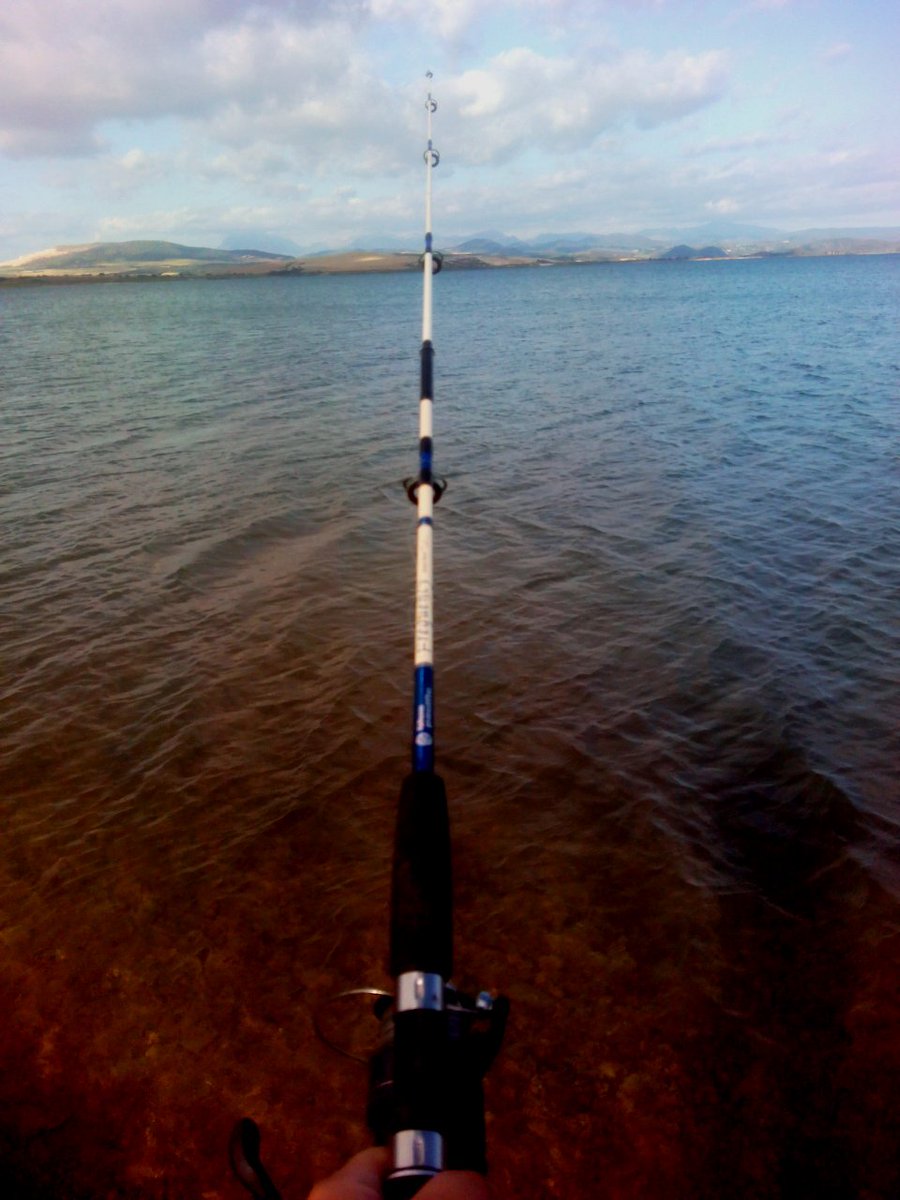 ¿Os atrevéis a batir el récord de España de Black Bass de 4kg capturado aquí en el #Guadalcacín? #camping #AC #pesca