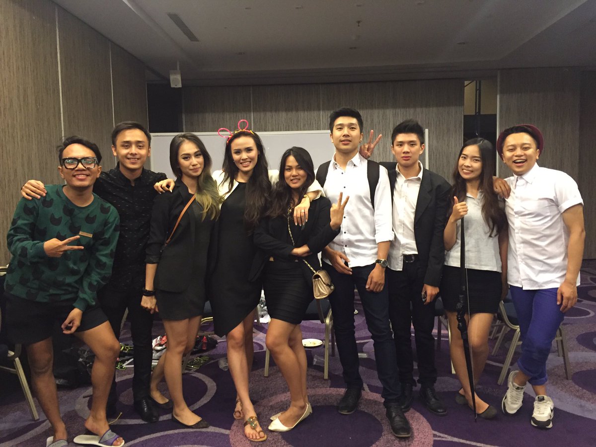 nitasofiani's tweet photo. Special day for Laurensia Bunga at her Sweet17th party organized by @Glitz_EO with guest star @petra_sihombing ❤️❤️ https://t.co/BrII3gxhjx