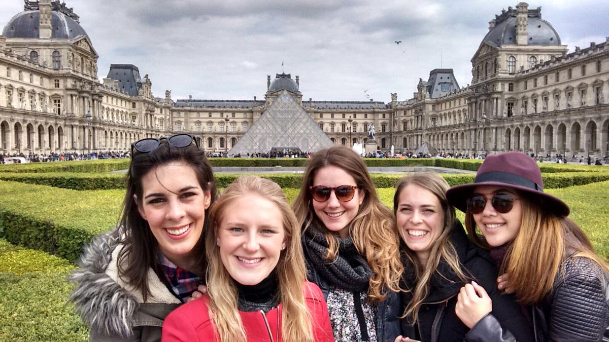 Who run the world? #girls #Paris #Louvre #France #traveling #roadtrip