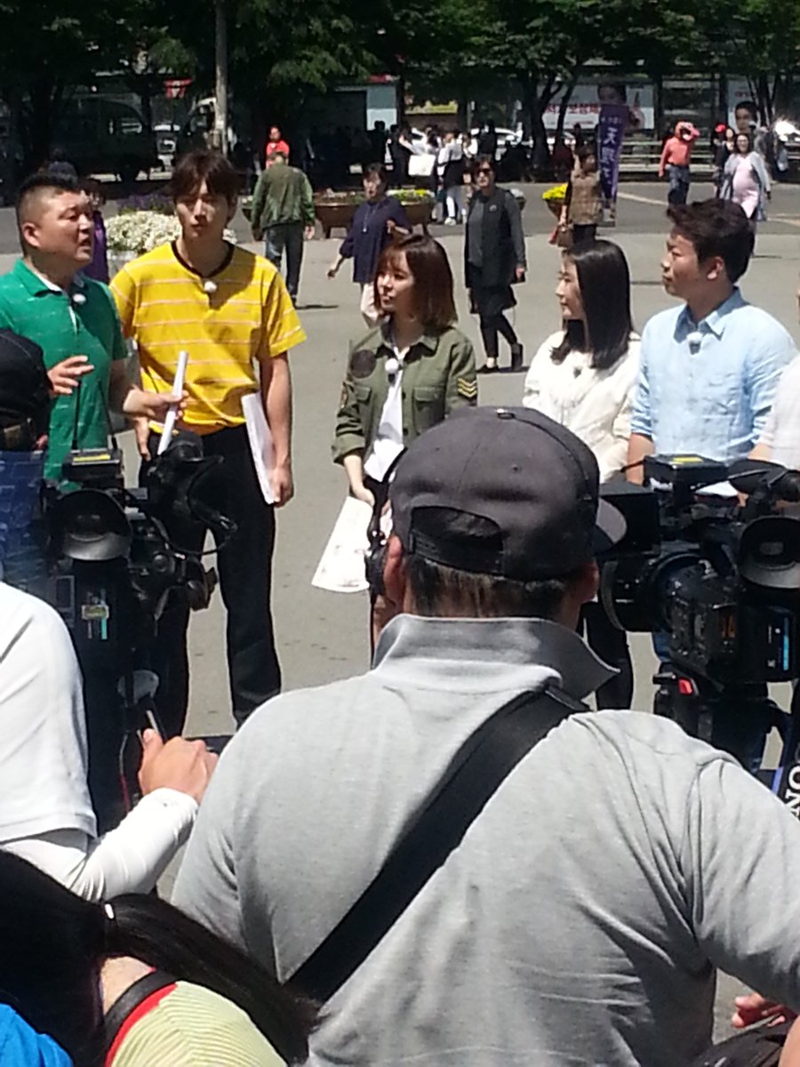 [PIC][16-05-2016]Sunny ghi hình cho chương trình "재래시장 살리자" của kênh JTBC tại Busan vào hôm nay - Page 2 Cip_boVVEAA5-lG