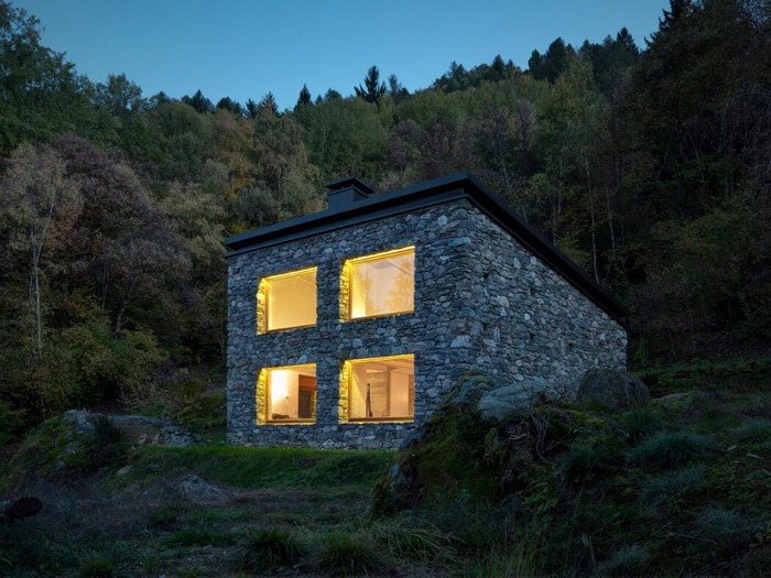 LOFTandECO's tweet photo. The Alpine house from mountain ... - https://t.co/2qDOt1SMz8 #Design #Eco #Ecodesign #Ecohous #Italy https://t.co/4rt7NDgqu8