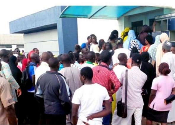 BoBuck_Recruit's tweet photo. Interest rates spike causes rise in bad loans - https://t.co/y6n0j1wBTi 
#Ghana #News #Jobs https://t.co/KezWOtO3kN