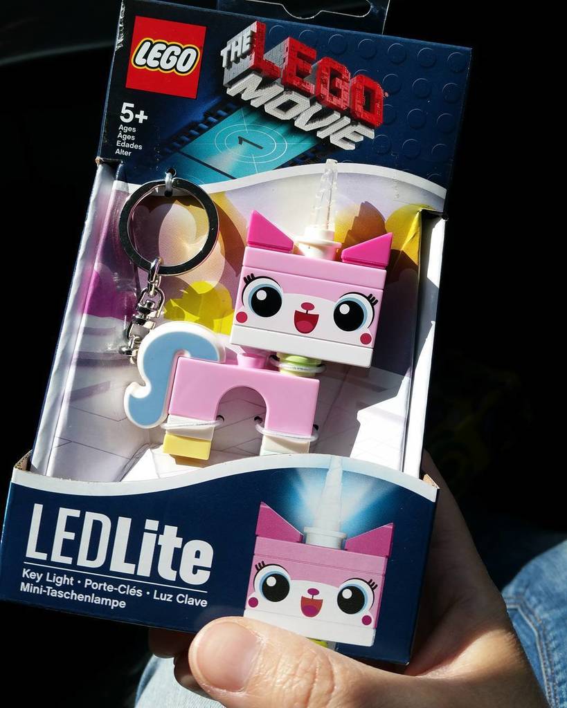 Insta_Lego's tweet photo. https://t.co/79lC8OUsif - fanouchela - Ça ne sert à rien mais ça fait du bien 😊 merci #noz
#lego #ledlite #theleg… https://t.co/IpOccg1Say
