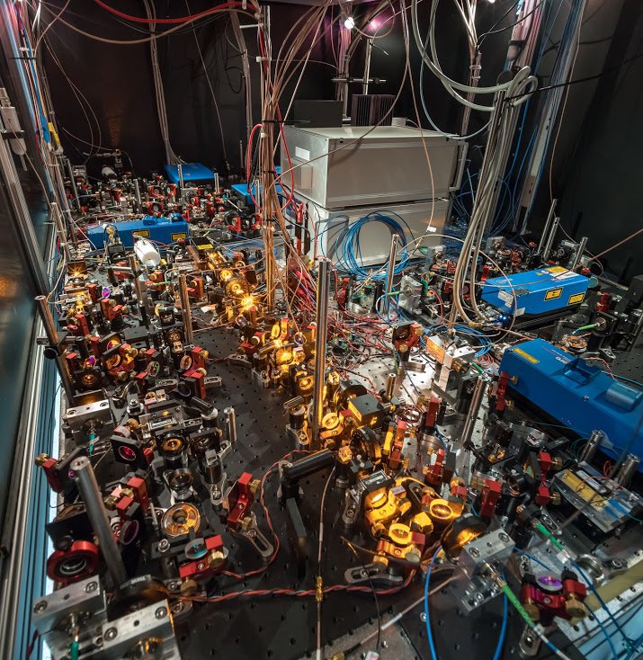 HorizonMagEU's tweet image. .@SciFintan delves into the #ultracold world of atoms at #absolutezero bit.ly/HQuantumCool